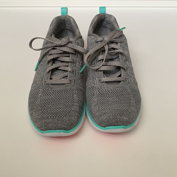 SKETCHERS Lite-Weight Air-Cooled Memory Foam Trainers. - Picture 4 of 6
